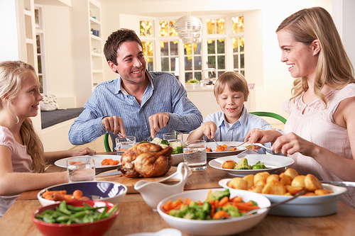 holiday-thanksgiving-dinnertable.jpg